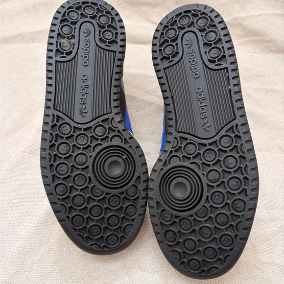 Adidas 	FORUM LOW SHOES Cream and Blue Sneakers - Picture 4 of 6